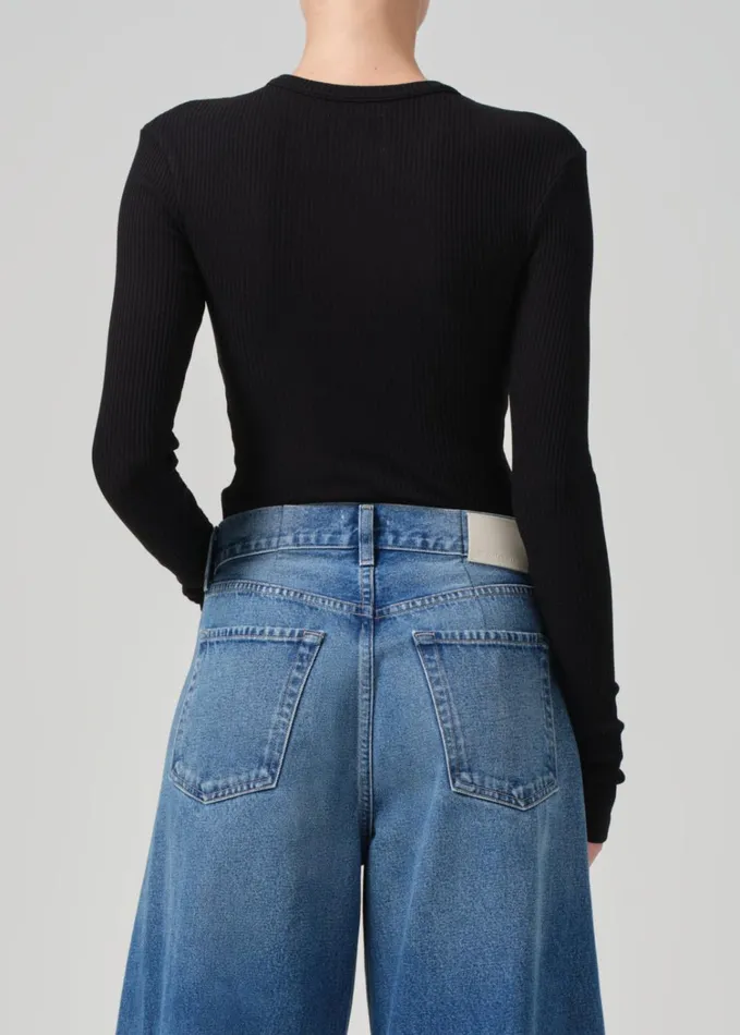 Citizens Of Humanity Cropped Faena Crewneck In Black Women Tops