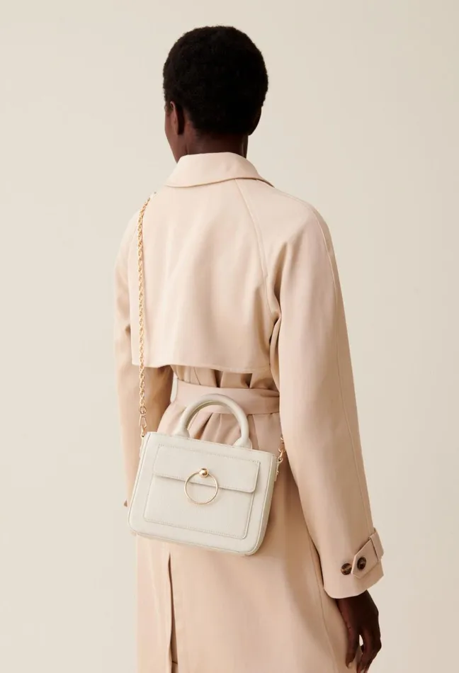 Claudie Pierlot Anouck Grained Leather Chain Bag Oats Women Crossbody Bags Claudie Pierlot Anouck Grained Leather Chain Bag Oats Women Crossbody Bags