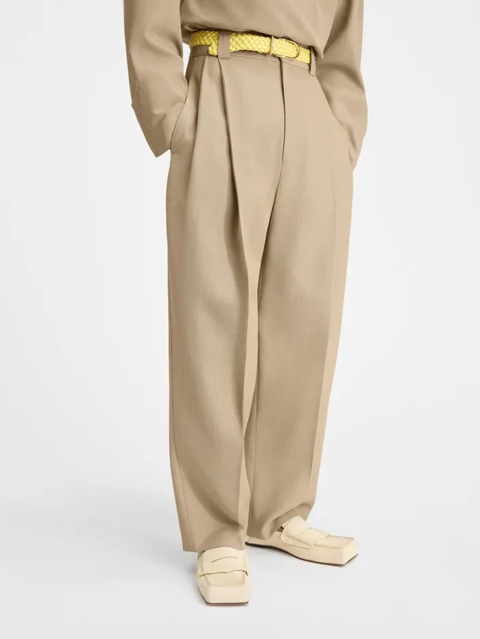 Men Trousers and Shorts JACQUEMUS The Marzio Pants Beige Men Trousers and Shorts JACQUEMUS The Marzio Pants Beige