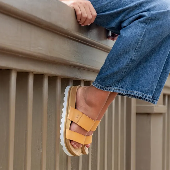 Reef Slides Women Cushion Vista Hi Natural Reef Slides Women Cushion Vista Hi Natural