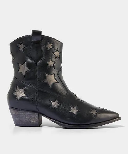 Shoes Sandals and Boots Astraea Leather Western Boots BlackSilver 8211 Joebrowns Apparel Shoes Sandals and Boots Astraea Leather Western Boots BlackSilver 8211 Joebrowns Apparel