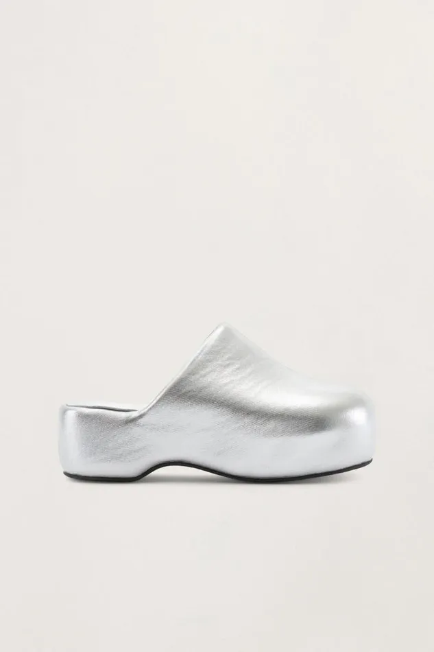 Shop Simon Miller BUBBLE CLOGS Bubble Clog Silver