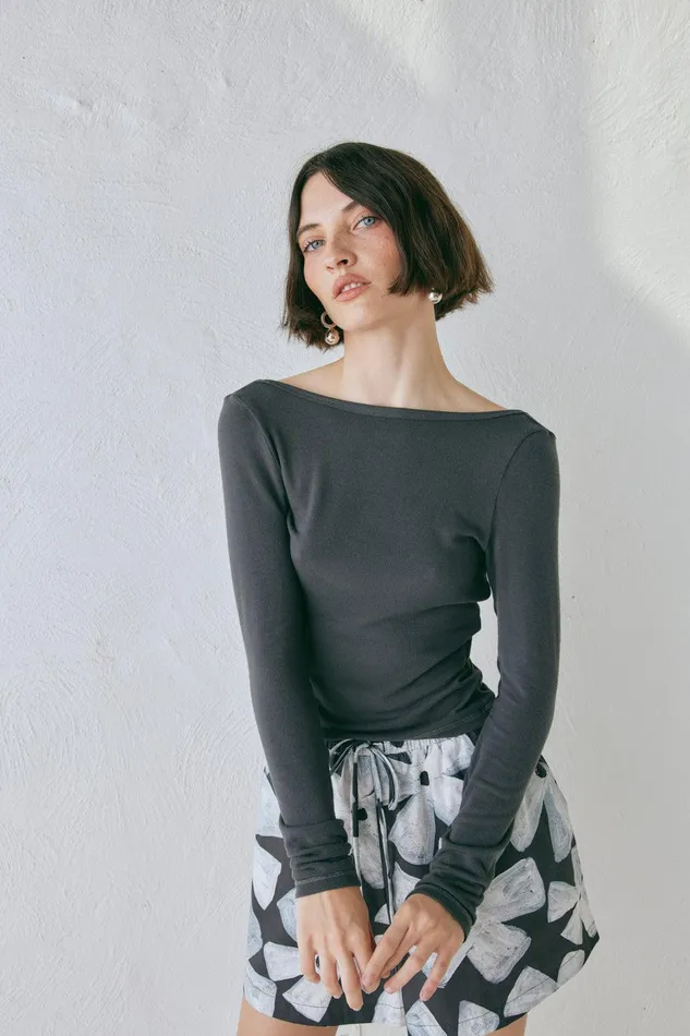 VRG GRL Lori Top Charcoal Women Long Sleeve VRG GRL Lori Top Charcoal Women Long Sleeve